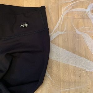 Mika Yoga Mid-Rise Leggings (Kaya)